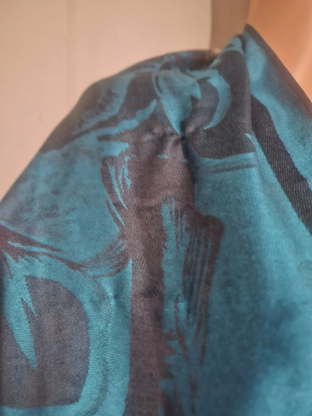 Vintage Ama Waterways Silk Feel Fringe Shawl Wrap Scarf Blue Abstract